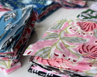 Paquete de 100 retales de tela estampada a mano, coloridos restos de textiles indios para patchwork, manualidades, costura y diarios de recortes.