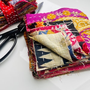 100 Pc Scraps - Vintage kantha bundles, Indian SARI Fabric Square, Quilting Kantha Patches, quilt scraps Snippets , Junk Journals,
