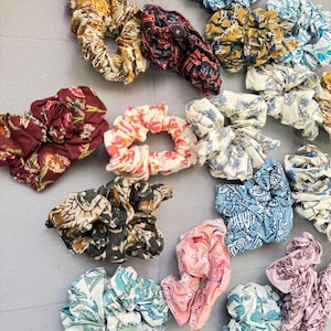 Block Print Scrunchies pack of 6, Handmade Hair band in cotton Handmade Scrunchie for Hair Boho Scrunchies, Bridesmaid Gift, Gift For Her