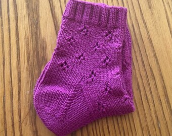 Kids medium lace handknit hot pink wool socks