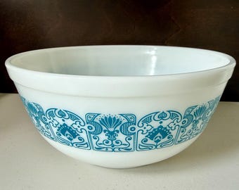 Vintage Pyrex Horizon Blue 403 mixing bowl 2.5 Qt, 1969 Blue Deco Medallion White Opal Glass