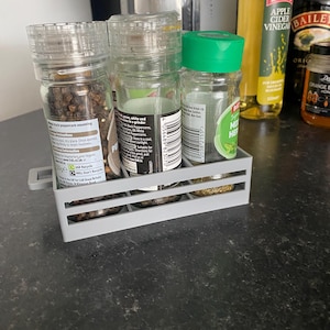 Compact Spice Rack – Space Saving Organizer for Round & Square Spice Jars- Easily Moveable Spice Storage