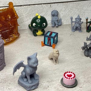 Paquete de 10 figuras misteriosas de DnD sin pintar