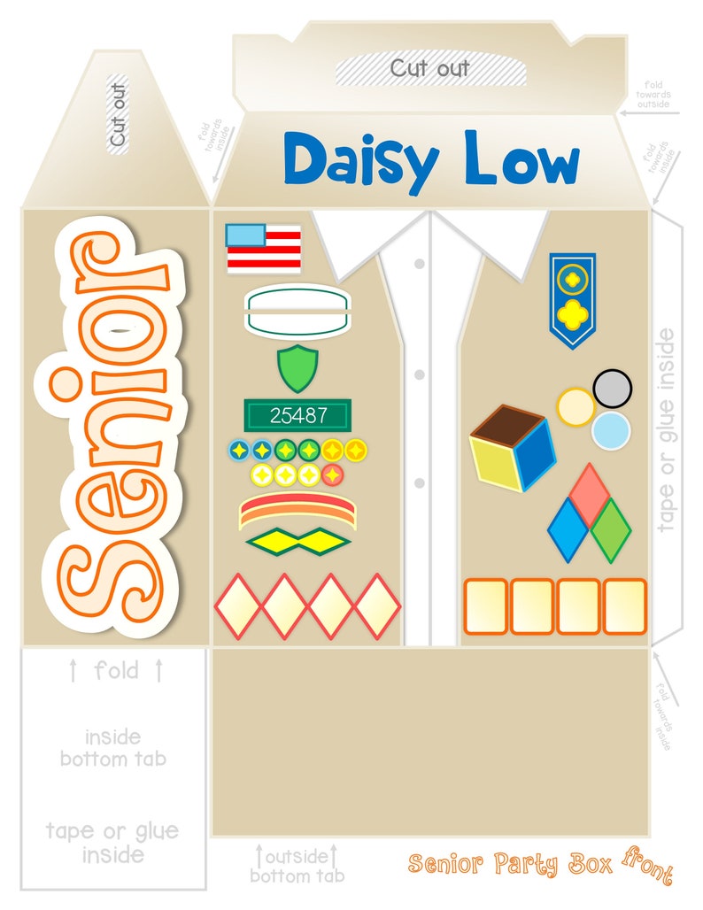 Puede incluir: Una plantilla imprimible para una caja de regalo de fiesta con forma de uniforme de Girl Scout. La caja es beige con una camisa blanca y una faja verde. El texto "Daisy Low" y "Senior Party Box front" est&aacute; impreso en la caja. La caja tiene instrucciones para doblar y pegar.