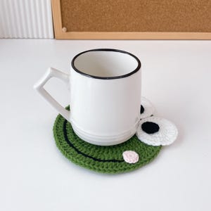 Crochet Pattern Cute Frog Coaster – Easy Amigurumi PDF Tutorial, Beginner Friendly Frog Crochet Pattern, DIY Animal Drink Coaster