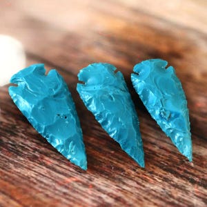 Hand Knapped Turquoise Arrowhead: Crystal Healing Stone