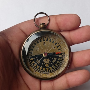 Vintage fickkompass i mässing – handgjord nautisk present, samlarkompass för vandrare, resenärer och antikvitetsälskare bild 4