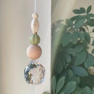 Sonnenfänger schlicht beige Creme rot grün schwarz • Sun catcher • Sonnenfänger Fenster • Geschenkidee Geburtstag • Valentinstag