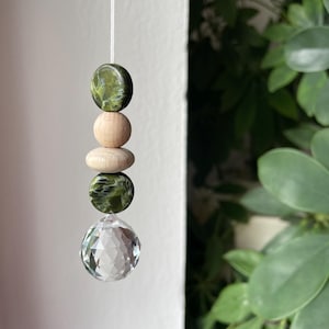 Sonnenfänger schlicht grün weiß rot • Sun catcher • Sonnenfänger Fenster • Geschenkidee Frau • Geschenk für Sie • Geschenk Valentinstag