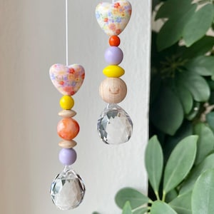 Sonnenfänger Herz bunt Frühling Blumen • Sun catcher • Sonnenfänger Fenster • Geschenkidee Frau • Geschenk Geburtstag • Fensterdeko Ostern