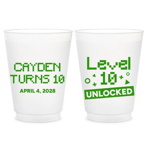Tazza glassata personalizzata Level Up Gamer, bomboniera personalizzata per compleanno a tema videogioco, tazza pixel per feste modificabile, regalo personalizzato per tazze Milestone (10)