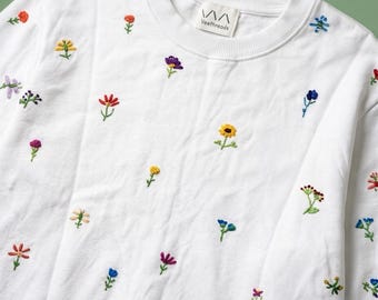 Embroidered Wildflower Sweatshirt, Cottage core Floral Crewneck Sweater