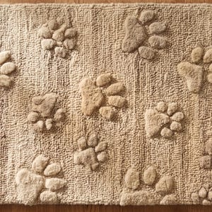 Dog Paw Rug Handmade Wool Tufted Pet Carpet Runner Area Rug for Living Room