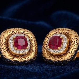 Gemelos con gema roja talla cojín grabada, gemelos de plata chapados en oro de 14 quilates con rubí.