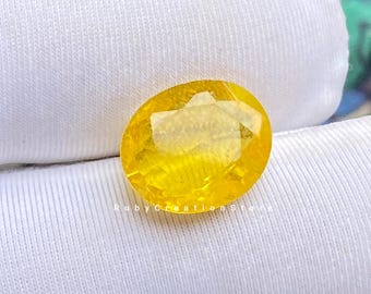 Lab-Created Yellow Sapphire Gemstone: 10 Carat Oval Cut (12x10x5 mm)