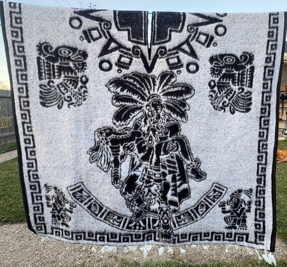 Poncho - Aztec Poncho - Vintage Aztec Poncho - Winter Poncho - Winter Aztec - Poncho - Winter Clothing Poncho - Poncho / Aztec Clothing View 2