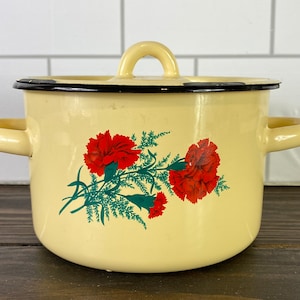 Yellow Enamel Pot with Carnation Flower Print - Vintage Enamel Pot - Kitchen Decor - Cooking Pot - Vintage Kitchen Yellow Enamel Floral Pot