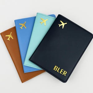 Portapasaporte personalizado - Cartera de viaje personalizada con iniciales - Funda de piel sintética para parejas, damas de honor, regalo de viaje