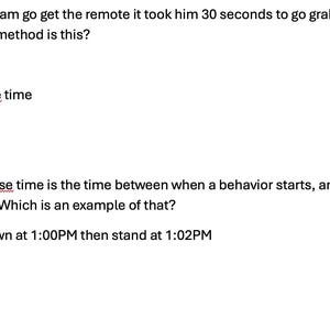 Może przedstawiać: Biała kartka z pytaniami wielokrotnego wyboru dotyczącymi metod zbierania danych. Pytanie 2A dotyczy scenariusza z 30-sekundowym opóźnieniem, z opcjami takimi jak "Latencja". Pytanie 2B definiuje "Czas między odpowiedziami".