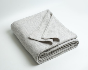 Luxury Warm 100% Alpaca Wool Blanket / Alpaca Travel blanket / Gray Blanket / Luxury Throw 130X180cm
