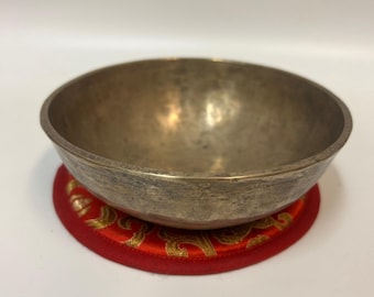 Deep sound Tibetan Easy Singer Antique Singing bowl Size: 5.8" ID#Id#m46 Sound Included