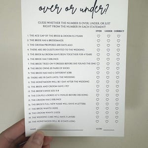 ¿Más o menos? Juego de despedida de soltera, tarjeta impresa
