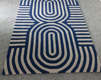 Hand-Tufted Wool Geometric Rug: Modern Abstract Tribal Design