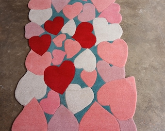 Hand Tufted Wool Heart Rug: Pink & Red Valentine's Decor