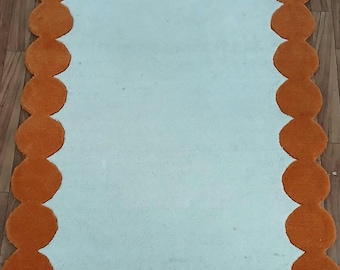Hand-Tufted Wool Rug – Orange Scallop Border, Modern Minimalist Design