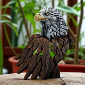 Contemporary Eagle Sculpture Collection, Modern Decorative Figurines, Eye-Catching Artistic Home Decor, Unique Cross-Border Ornaments