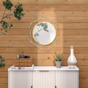Round Metal Wall Mirror , Cute Decorative Hanging Mirror With Frame, Stylish Modern Accent For Living Room Or Dining Space, Home Decor Gifts
