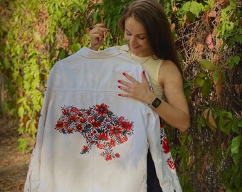 Chaquetas vaqueras personalizadas pintadas a mano / Ropa artística única en varios estilos