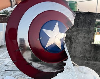 Medieval Captain America Broken Shield: Viking Battle Warrior Cosplay