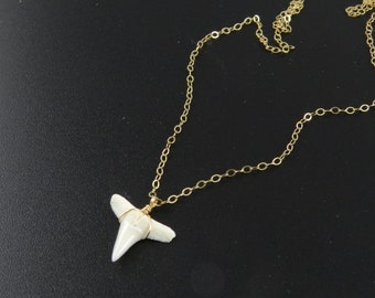 Mako Shark Tooth Necklace, Gold, SIlver, Rose Gold Shark Tooth Necklace, Dainty Delicate Shark Tooth Necklace, Great Layering Necklace