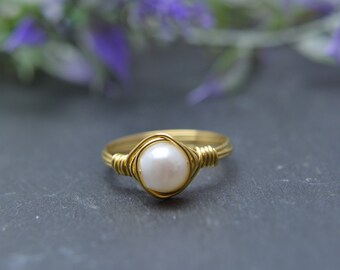 Pearl Wire Birthstone Ring, June Birthstone Ring, Pearl Birthstone Ring, White Round Pearl, Birthstone, Wire Wrapped Gemstone Ring