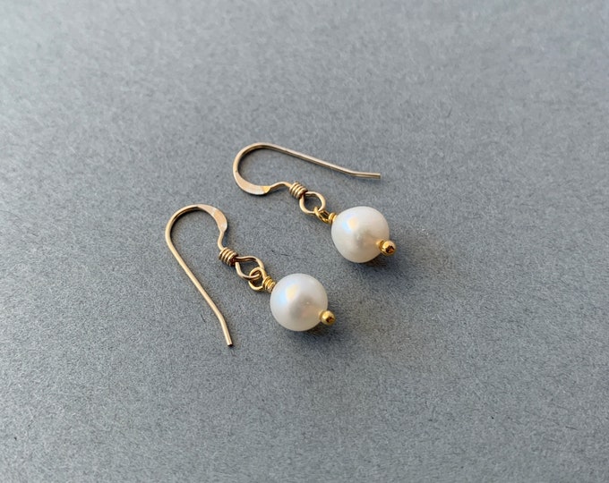 PEARL Drop Earrings, White Freshwater Pearl Dangle Earrings, Everyday Dainty Pearl Earrings, Summer Jewelry, Anniversary Gift for Wife