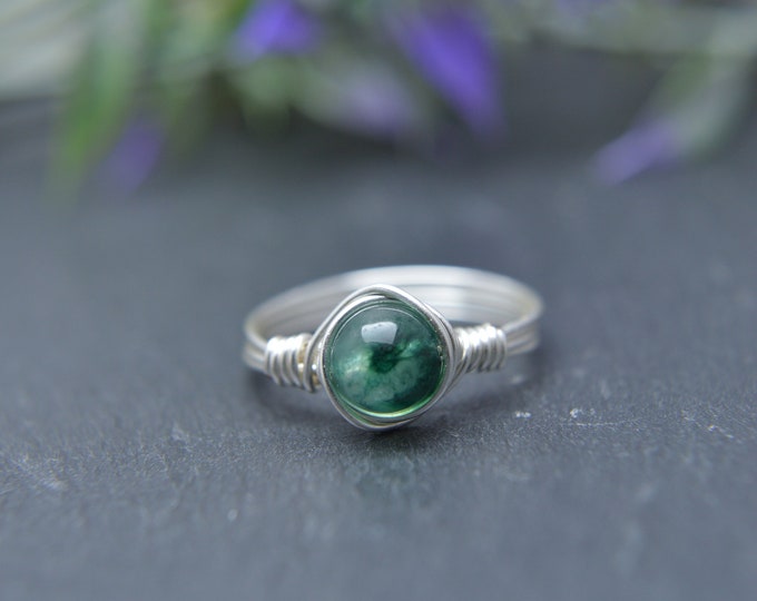 Emerald Wire Ring, Peridot Stone, August Birthstone, August Birthday, Boho Ring, Minimal Ring, Wire Wrapped Jewlery, August Birthday Gift