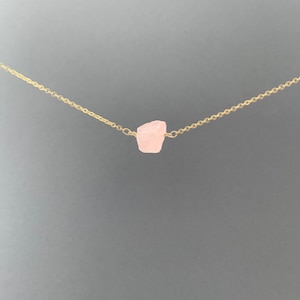 Raw Rose Quartz Necklace – Natural Pink Gemstone Pendant – Adjustable Gold or Silver Plated Chain