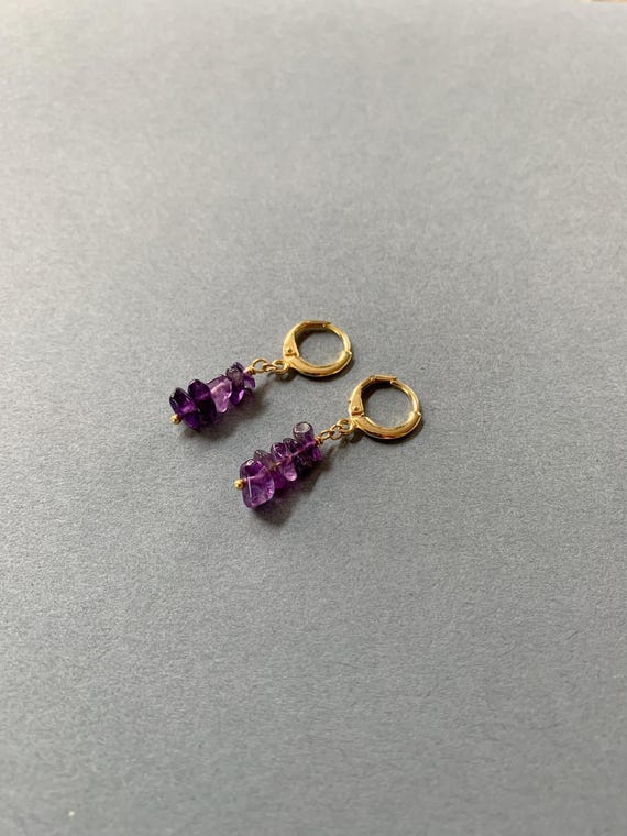 Amethyst Chip Huggie Hoop Earrings – Gold Plated Sterling Silver Gemstone Charms