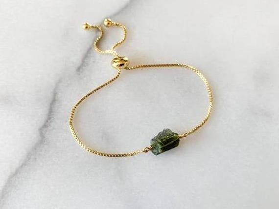 Raw Green Tourmaline Bracelet – Natural Gemstone Jewelry – Adjustable Dainty Crystal Bracelet – October Birthstone Gift
