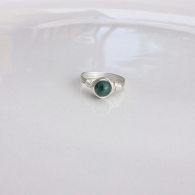 Emerald Wire Ring, Peridot Stone, August Birthstone, August Birthday, Boho Ring, Minimal Ring, Wire Wrapped Jewlery, August Birthday Gift image 4