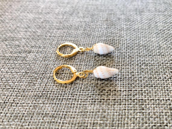 Seashell Charm Huggie Hoop Earrings – Gold Plated Everyday Hoops with Leverback Closure