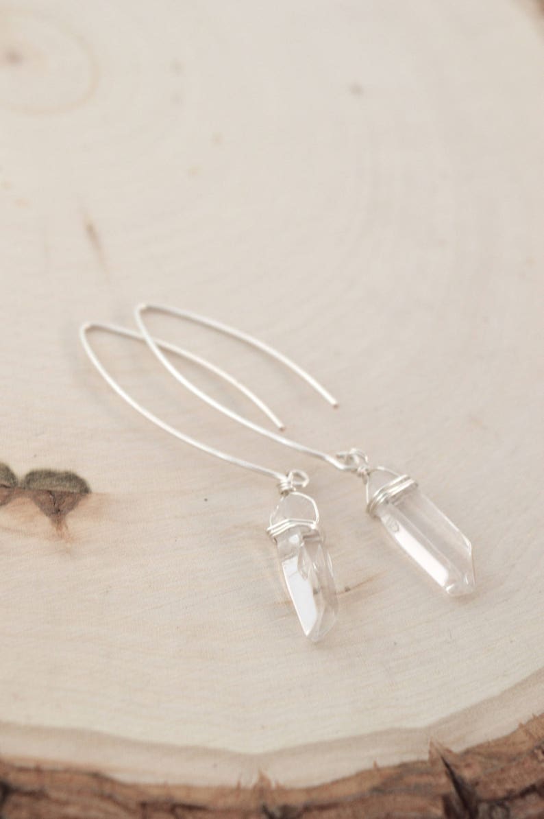 Quartz Crystal Arc Earrings, Raw Quarts Wire Wrapped Hoop Earrings Raw Quartz Point Earrings Rustic Clear Raw Quartz Crystal Point zdjęcie 2