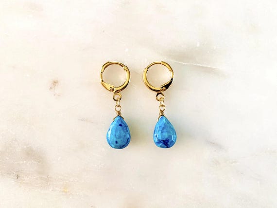 Turquoise Pear Briolette Huggie Hoop Earrings – Gold Leverback December Birthstone Jewelry