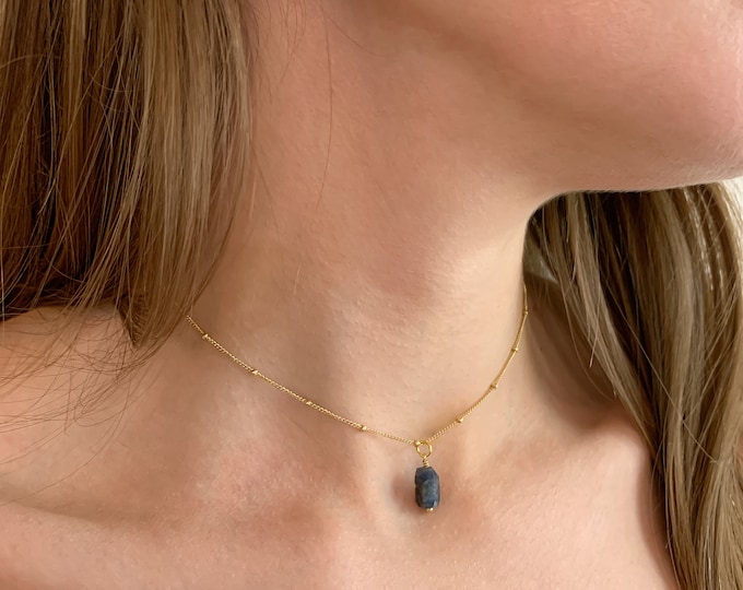 RAW SAPPHIRE Choker Necklace, Raw Blue Sapphire Gemstone Pendant Necklace 14k Gold Filled or Sterling Silver, September Birthstone Necklace