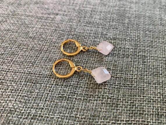 Rose Quartz Princess Cut Huggie Hoop Earrings – Gold Leverback Gemstone Jewelry