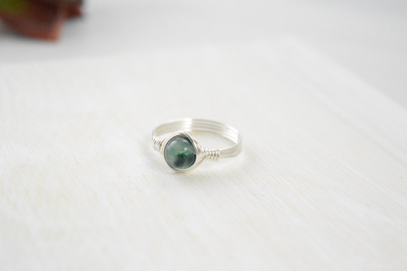 Emerald Wire Ring, Peridot Stone, August Birthstone, August Birthday, Boho Ring, Minimal Ring, Wire Wrapped Jewlery, August Birthday Gift image 9