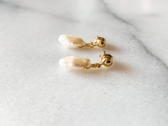 Baroque Pearl Stud Earrings – Small Freshwater Pearls in 14k Gold Filled – Minimalist Wedding or Everyday Jewelry
