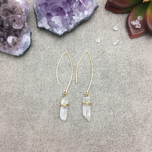 Quartz Crystal Arc Earrings, Raw Quarts Wire Wrapped Hoop Earrings Raw Quartz Point Earrings Rustic Clear Raw Quartz Crystal Point zdjęcie 1