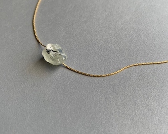 Collar de prehnita natural – Colgante de cristal natural en cadena de cuentas en oro laminado de 14k o plata de ley.